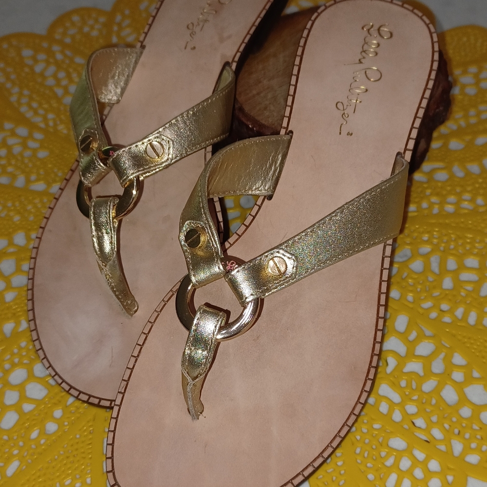 Lillipulitzer gold sandal. Never worn condition.